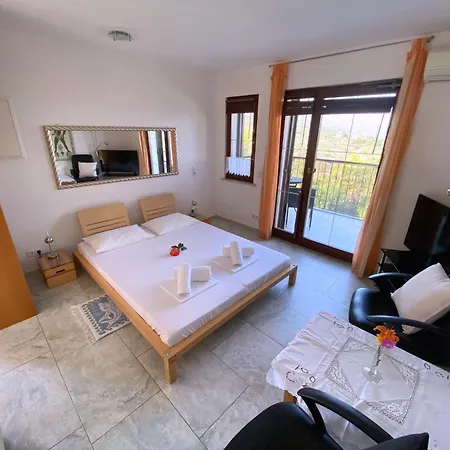 Villa Athina Potistika *