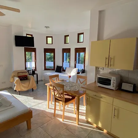 Athina Appartement Potistika